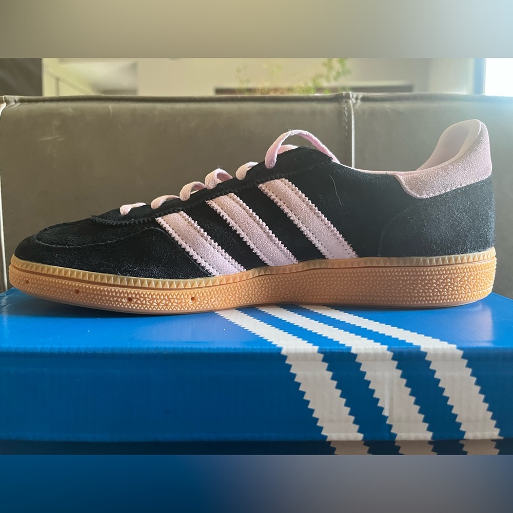 Adidas Spezial black/pink W US 9.5 BNIB with Tags. Never worn. Verified.